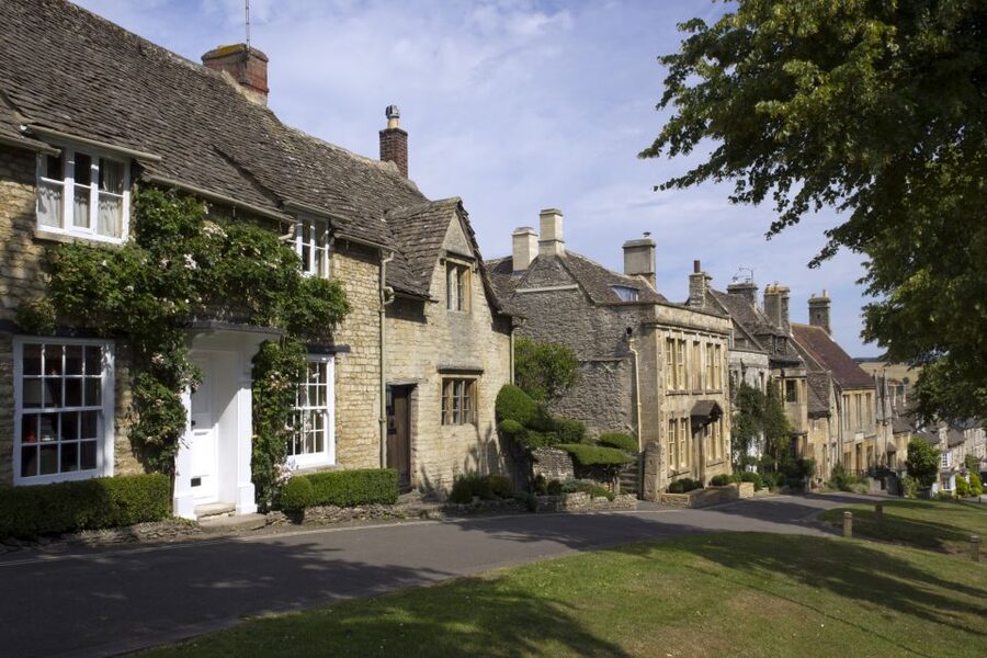 From London: Full-Day Cotswolds Small-Group Tour - Stow-on-the-Wold and the old market square