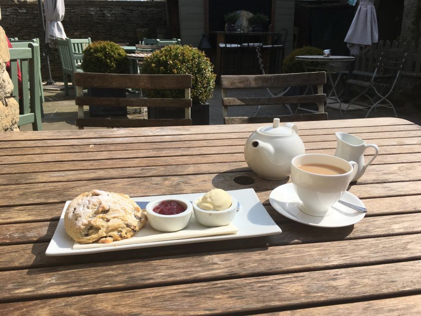 From London: Full-Day Guided Tour of the Cotswolds - The countryside between the towns