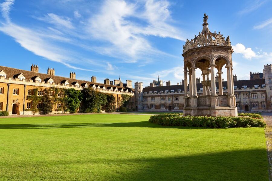 From London: Oxford and Cambridge Guided Day Tour - Oxford and the City of Dreaming Spires