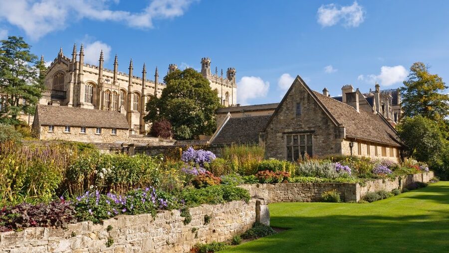From London: Oxford and Cambridge Universities Tour - The coach ride from Victoria Station