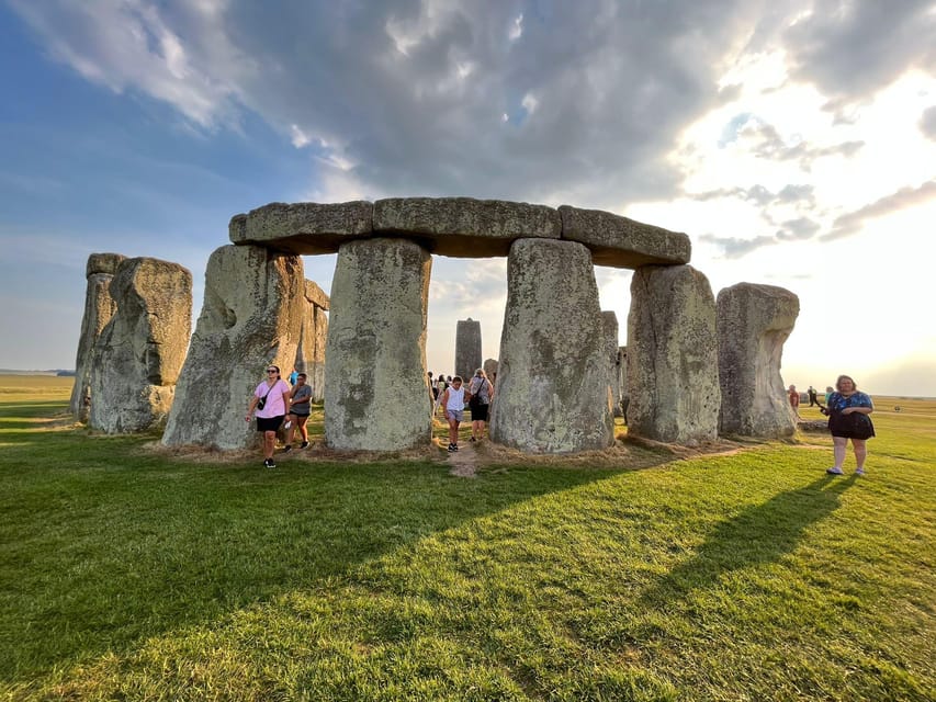 From London: Private Stonehenge Sunrise Viewing & Bath - Who should book this Stonehenge and Bath tour?