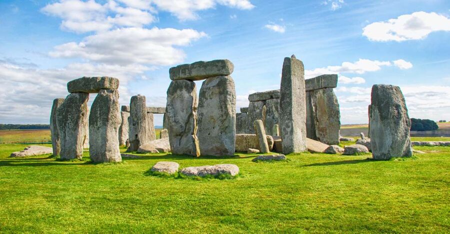 From London: Private Trip to Stonehenge with Hotel Transfer - Why Stonehenge still feels strange and powerful