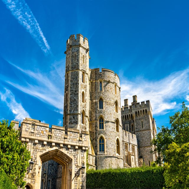 From London: Skip-the-line Windsor Castle Private Car Trip - The castle courtyards and the six-hour upgrade
