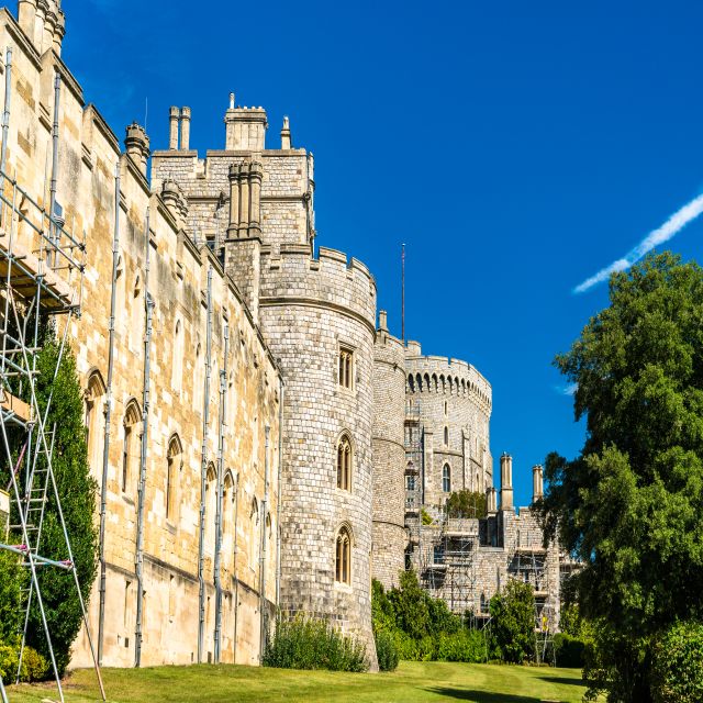 From London: Skip-the-line Windsor Castle Private Car Trip - The drive from London to the castle