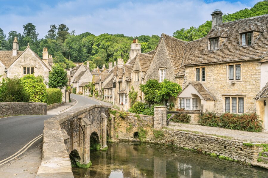 From London: Small Group Stonehenge, Bath & Cotswolds Tour - One day, three very different sides of England