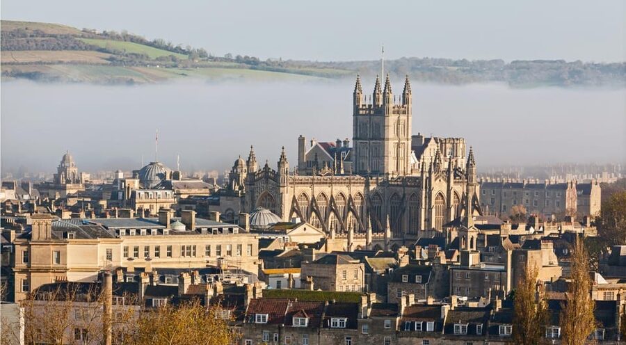 From London: Small Group Stonehenge, Bath & Cotswolds Tour - What the small minicoach changes