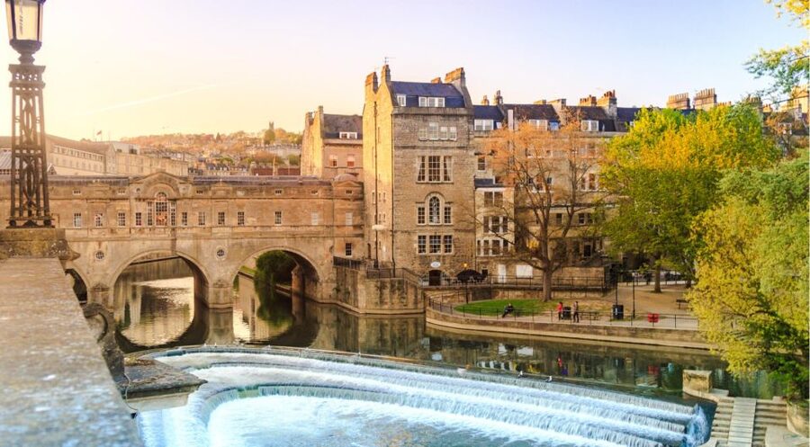From London: Small Group Stonehenge, Bath & Cotswolds Tour - Should you book the Stonehenge, Bath, and Cotswolds tour?