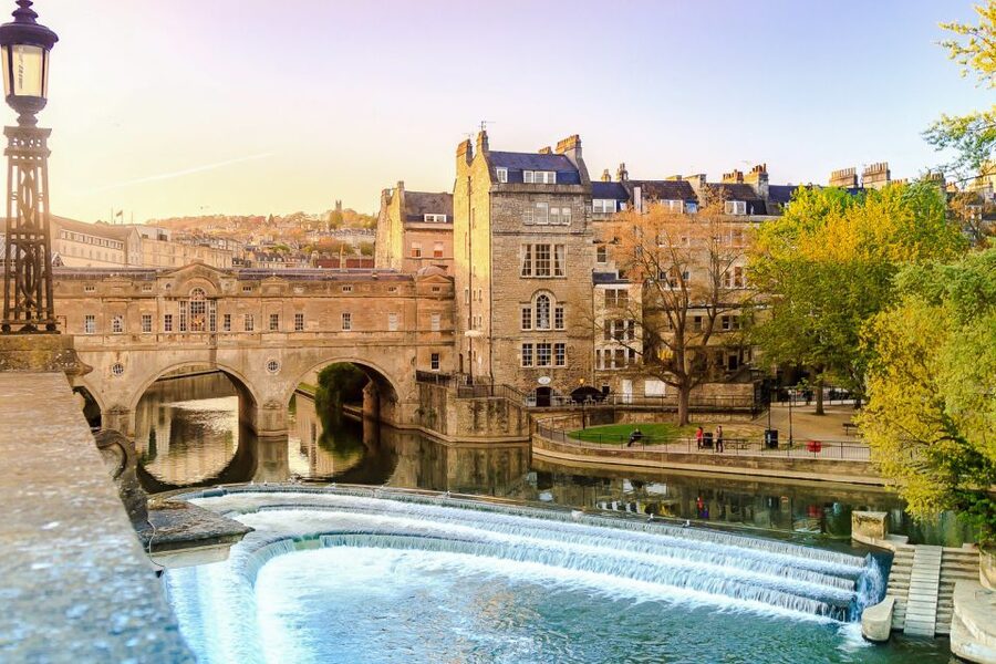 From London: Stonehenge and Bath Day Trip with Ticket - Stonehenge at about 9:30am