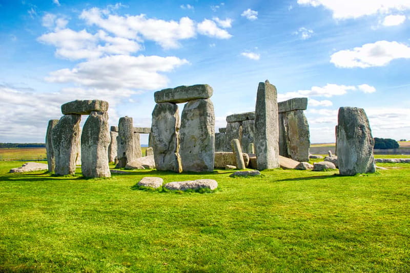 From London: Stonehenge and Bath Full-Day Tour with Guide - Leaving London from Earl’s Court