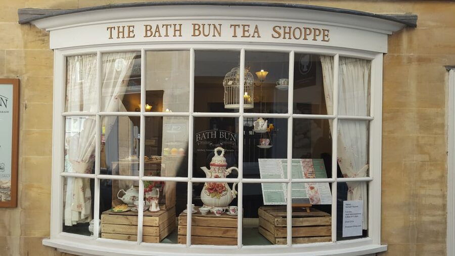 From London: Stonehenge and Bath Full-Day Tour with Guide - Who should book this day trip?