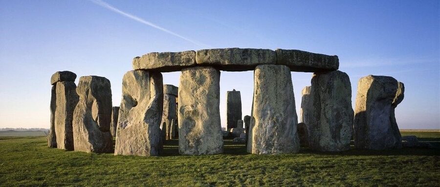 From London: Stonehenge and Windsor Castle Day Trip - Two famous sights, one long day from London