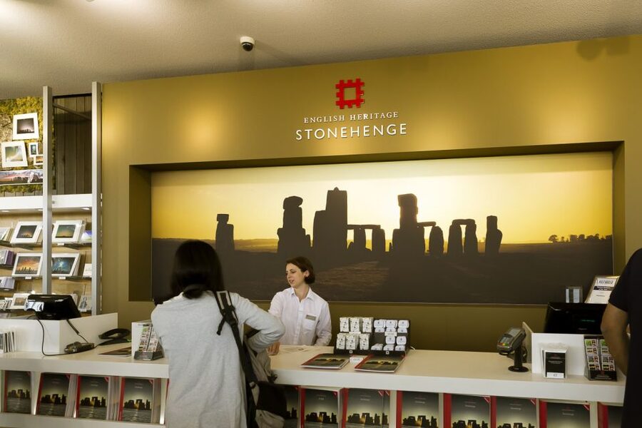 From London: Stonehenge Half-Day Tour - Who should book this Stonehenge outing?