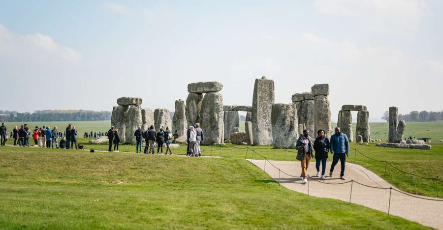 From London: Stonehenge Half-Day Trip - Who should book this outing?