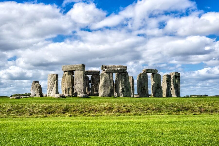 From London: Stonehenge Morning Day Trip with Admission - The 105-minute ride from London to Salisbury Plain
