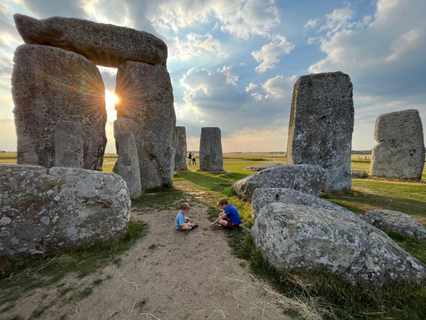 From London: Stonehenge Private Inner Circle Tour with Bath - A 12-hour day from London