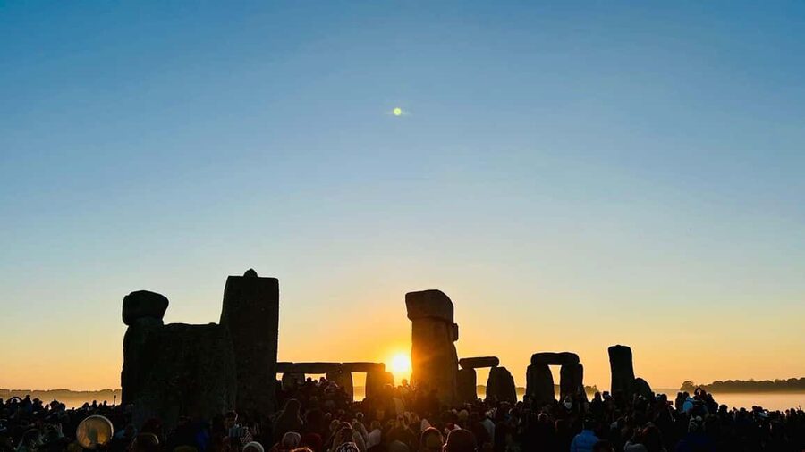 From London: Stonehenge Summer Solstice Sunrise Tour - Three hours at Stonehenge, with an uncertain finish