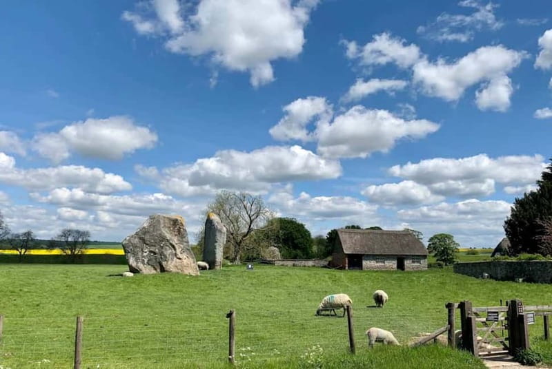 From London: Stonehenge & The Stone Circles of Avebury Tour - Meeting at Earls Court and settling into the coach