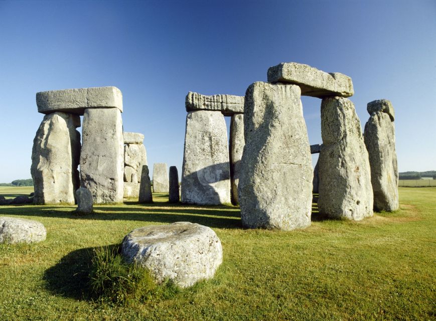 From London: Stonehenge, Windsor and Salisbury Guided Tour - Salisbury Cathedral and the Magna Carta