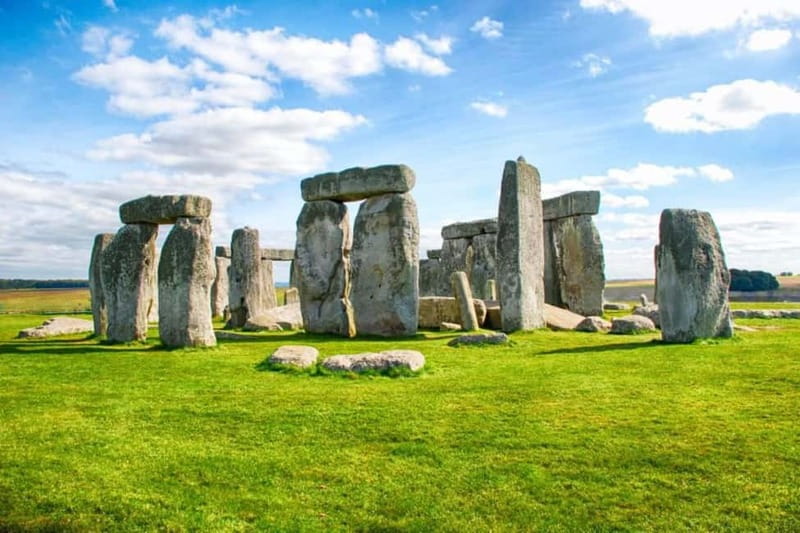 From London: Stonehenge & Windsor Castle Tour with Tickets - Meeting the coach at Earls Court