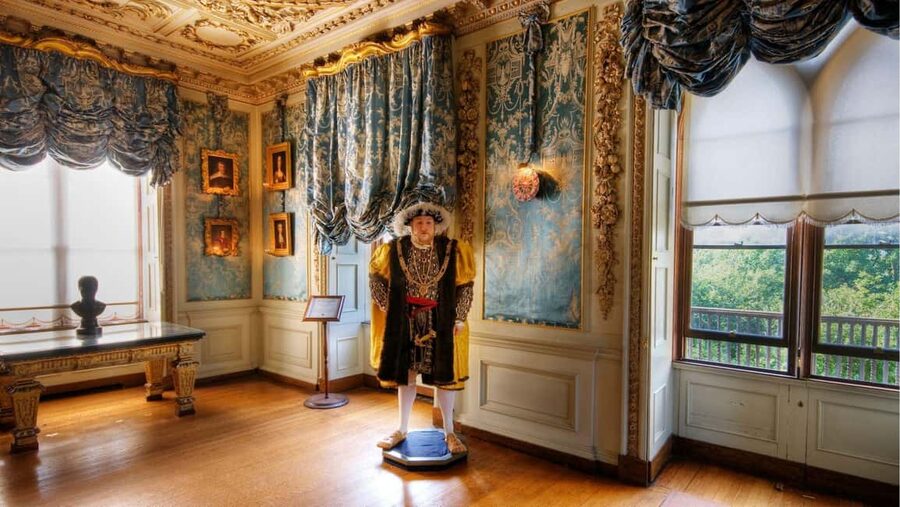 From London: Warwick Castle Day Trip by Rail - What is included, and what costs extra