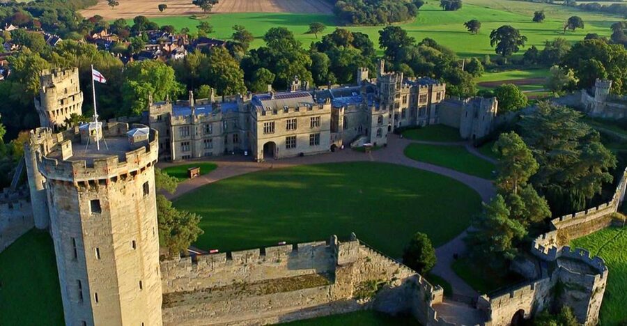 From London: Warwick, Oxford, Stratford & Cotswolds Day Tour - Guides can make the coach rides count