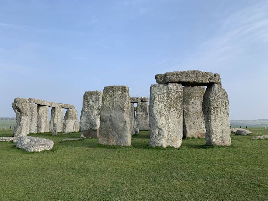 From London: Windsor Castle & Stonehenge Private Day Trip - 1:30pm among the stones