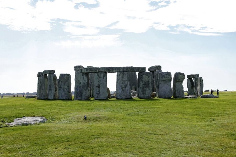From London: Windsor, Oxford & Stonehenge Full-Day Trip - Leaving London by coach