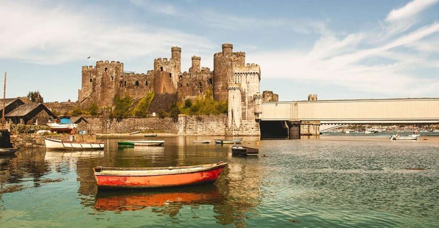 From Manchester: 3-Day Tour of Snowdonia, Wales, and Chester - Day two: Betws-y-Coed, Harlech, and an Italian village in Wales