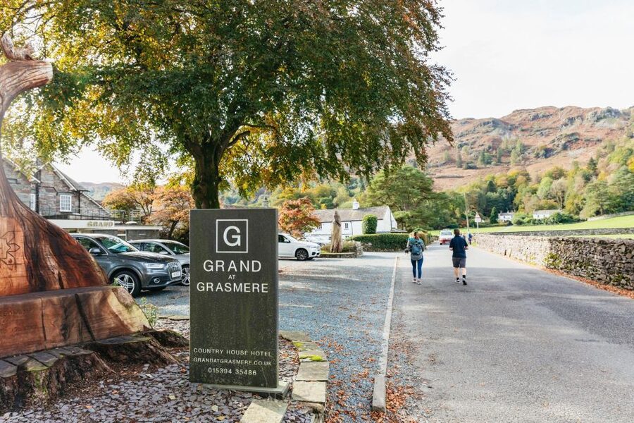From Manchester: Lake District Bus Tour & Windermere Cruise - Grasmere: gingerbread, Wordsworth, and a tight schedule