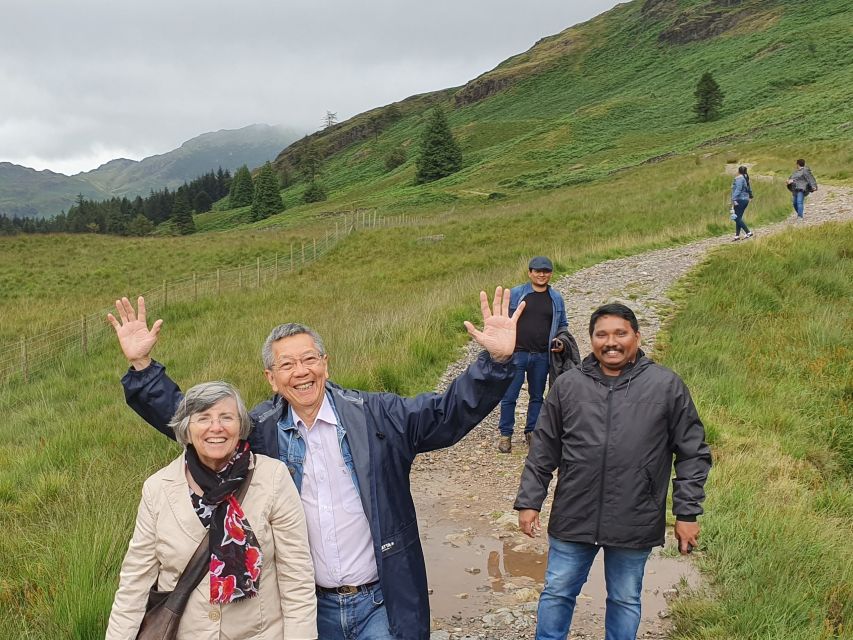 From Manchester: Lake District Sightseeing Day Trip - Ambleside and the Small Streets