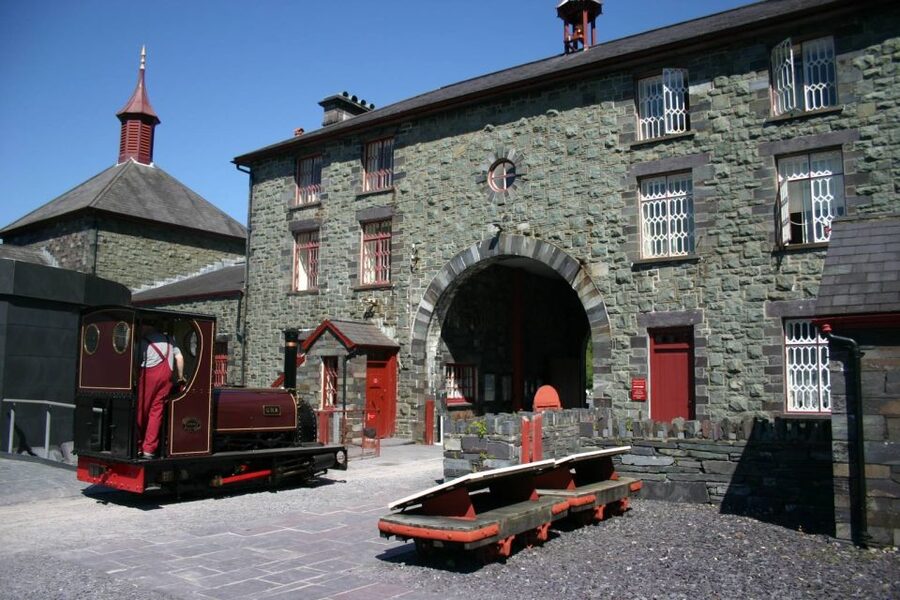 From Manchester: North Wales and Caernarfon Castle Day Trip - Who should book this day trip?