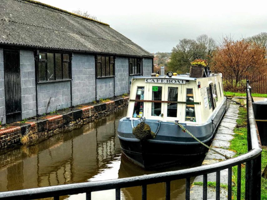 From Manchester: North Wales Sightseeing Adventure Day Trip - Snowdonia and the Ogwen Valley scenery