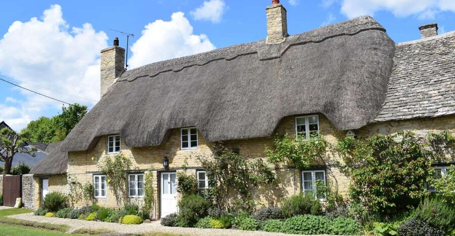 From Oxford: Cotswolds Towns and Villages Small Group Tour - What the guides add to the day