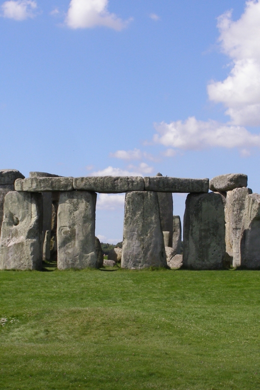 From Southampton: Stonehenge and Bath Guided Day Trip - Meeting your guide in Southampton