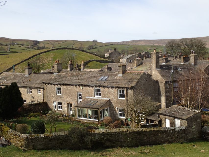 From York: Full-Day Yorkshire Dales Tour - The guides make the difference