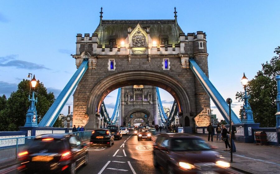 Full Day London Tour in a Private Vehicle with Admission - Why the private vehicle helps, and where it does not