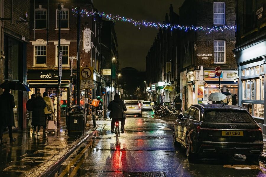 German Language : Original Jack the Ripper Tour - Spitalfields Market and the Ten Bells Pub