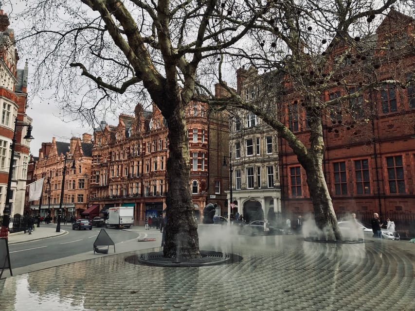 Ghosts and Legends of Mayfair Walking Tour - London - Green Park after dark