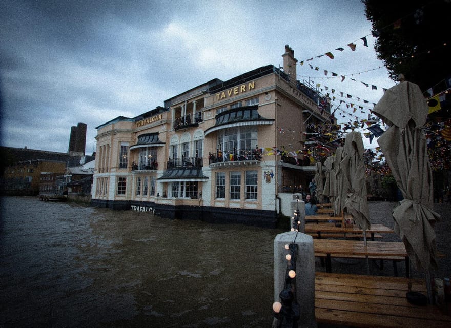 Ghosts of Greenwich: London's Haunted Walking Tour - Pubs, Streets, and the Vanishing Hitchhiker