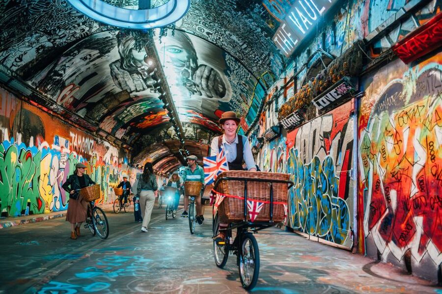 Gin Safari: Boozy London History on Two Wheels - Why a bicycle is the right way to explore London gin