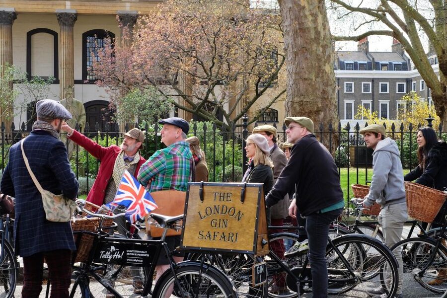 Gin Safari: Boozy London History on Two Wheels - Tower Bridge and the Thames views