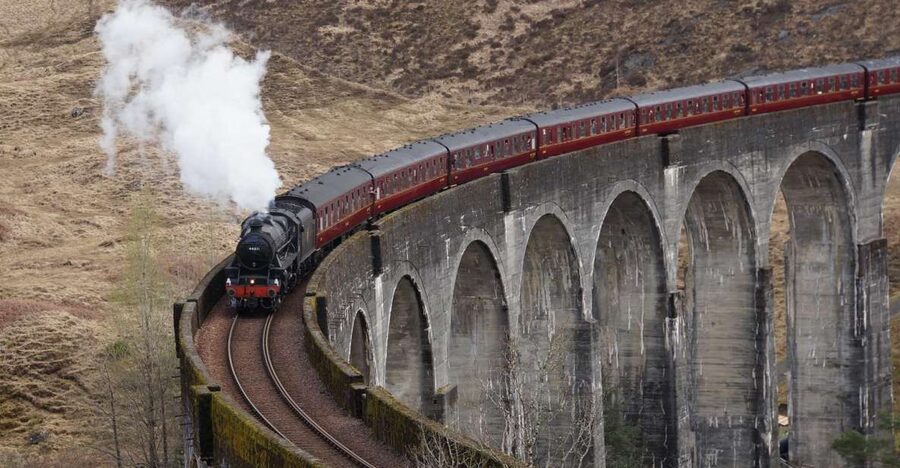 Glasgow: 2-Day Eilean Donan, Loch Ness & Glenfinnan Tour - Glenfinnan Viaduct and the Harry Potter connection