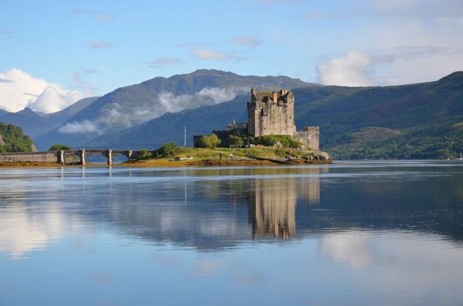 Glasgow: 2-Day Eilean Donan, Loch Ness & Glenfinnan Tour - Loch Lomond and the first taste of Highland scenery