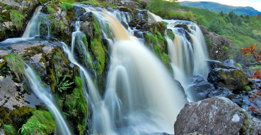 Glasgow: Loup of Fintry Waterfall Guided Tour - Following the faint historic path