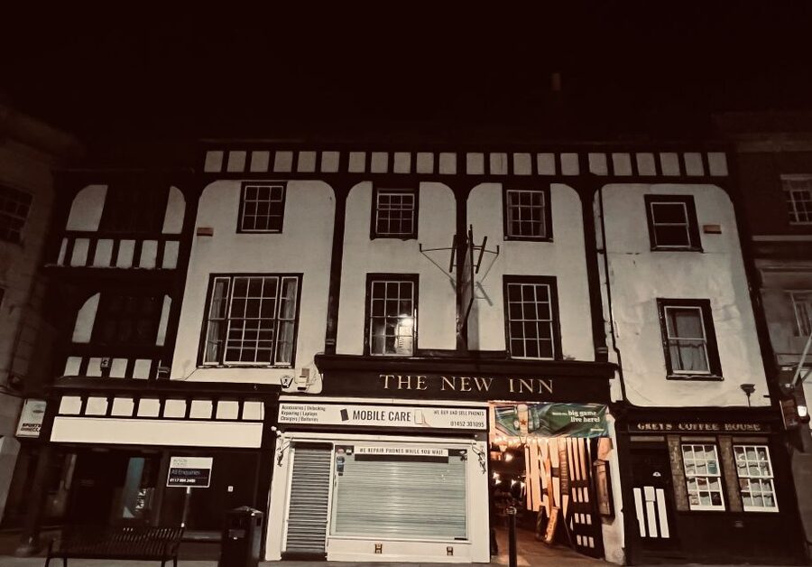 Gloucester: Ghost-Themed Guided Walking Tour - Weather, footwear, and mobility