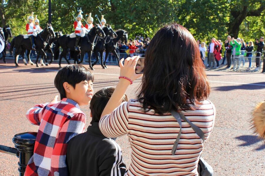 Grand London Half-Day Bicycle Tour - Admiralty Arch, Trafalgar Square, and London’s odd details