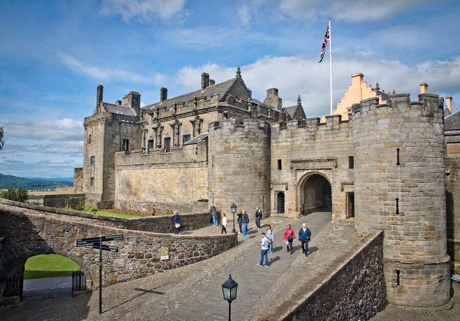 Greenock Cruise Terminal; Stirling Castle and District Tour - Stirling Bridge and the Wallace story