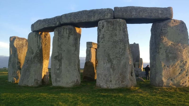 Half-Day tour to Stonehenge from Bath for 2-8 adventurers - The one-hour drive through Wiltshire