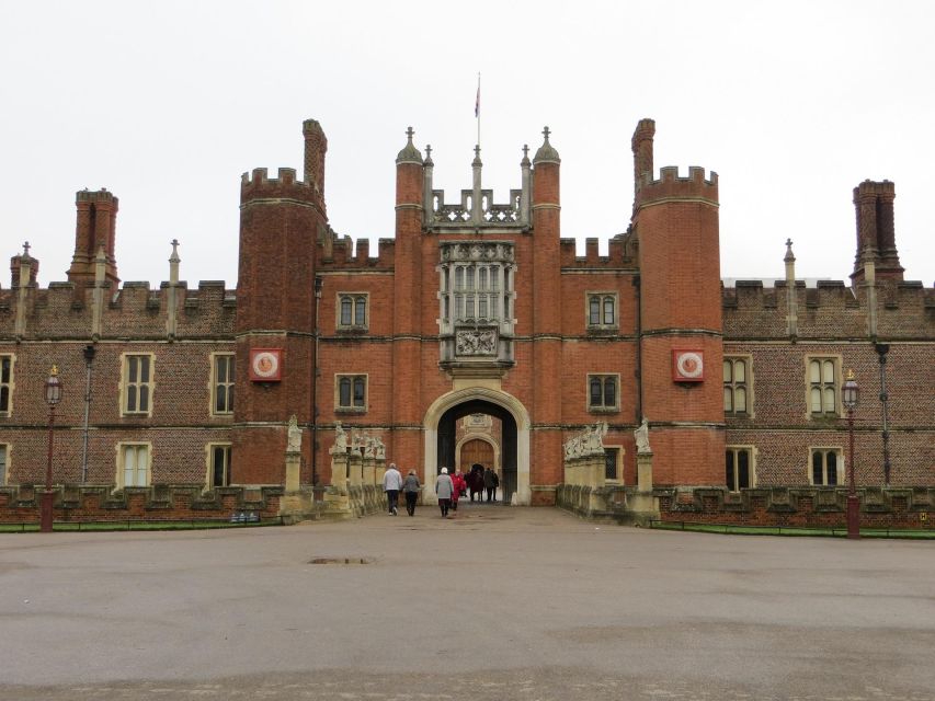 Hampton Court Palace Private tour With Fast Track Entry - Key points to know before booking