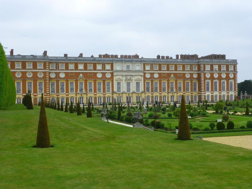 Hampton Court Palace Private tour With Fast Track Entry - Why Hampton Court works so well as a half-day trip